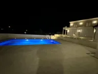 Izdavanje, kuća, 200m², Škaljari, Kotor - image 4