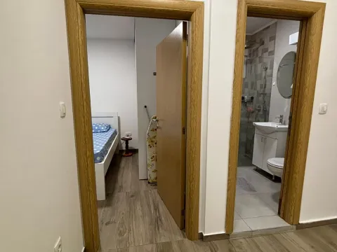 Izdavanje, dvosoban stan, 68m², Autobuska stanica, Podgorica - image 11