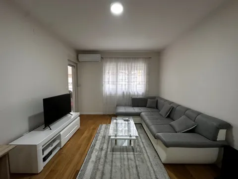 Rent, one bedroom apartment, 50m², Central Point, Podgorica - image 2