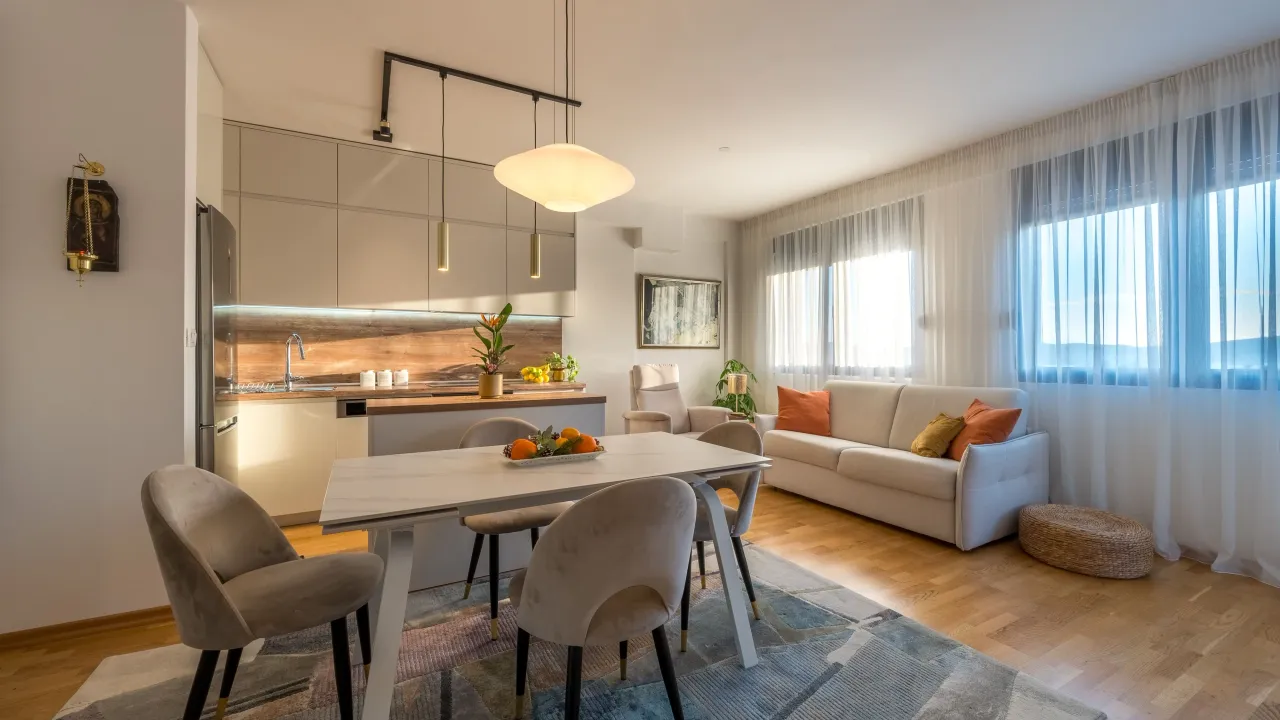 Prodaja, dvosoban stan, 63m², Pod Kuk, Tivat