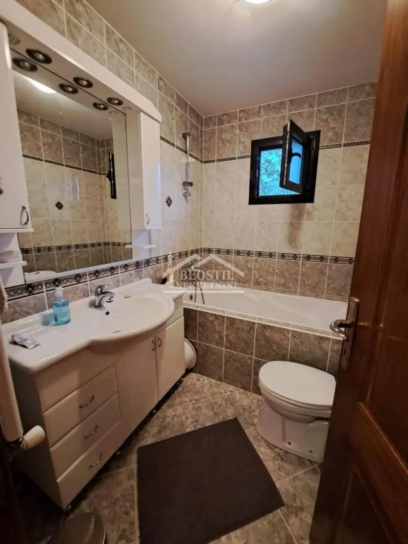 Prodaja, kuća, 238m², Vrčin, Grocka