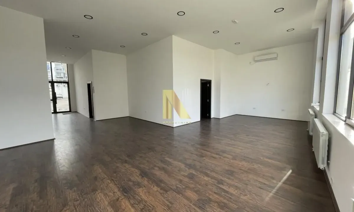 Rent, office space, 128m², Centar, Novi Sad