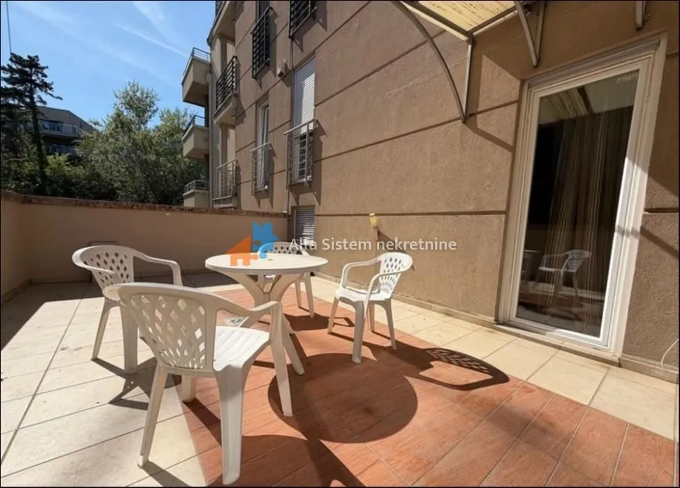 Izdavanje, stan, 170m², Savski Venac, Beograd