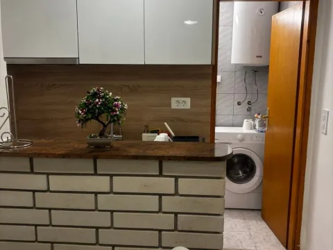Izdavanje, dvosoban stan, 40m², Rafailovići, Budva - image 13
