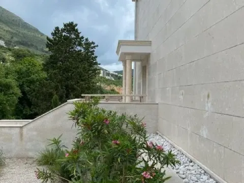Sale, house, 250m², Blizikuće, Budva - image 9