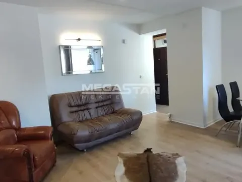 Izdavanje, dvosoban stan, 60m², Stari Grad, Beograd