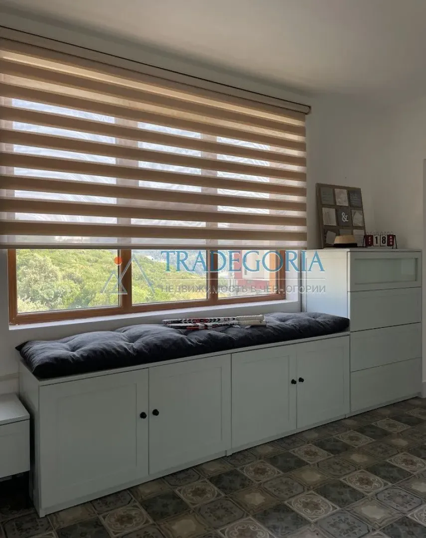 Prodaja, četvorosoban stan, 222m², Dobra Voda, Bar
