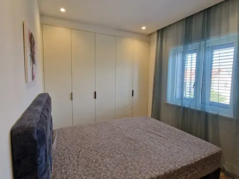 Izdavanje, stan, 57m², Tivat, Crna Gora - image 2