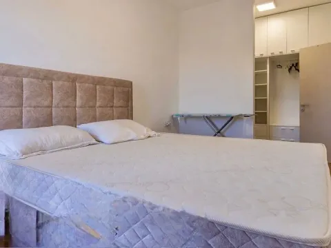 Izdavanje, jednosoban stan, 52m², Centar, Podgorica - image 4