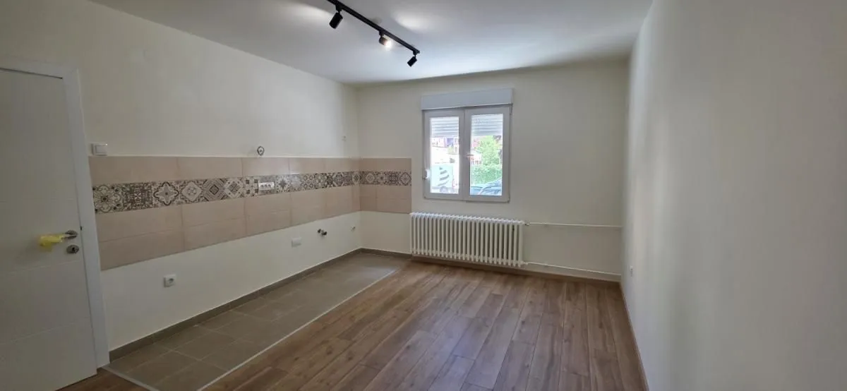 Prodaja, jednosoban stan, 37m², Banatić, Novi Sad Sve Podlokacije