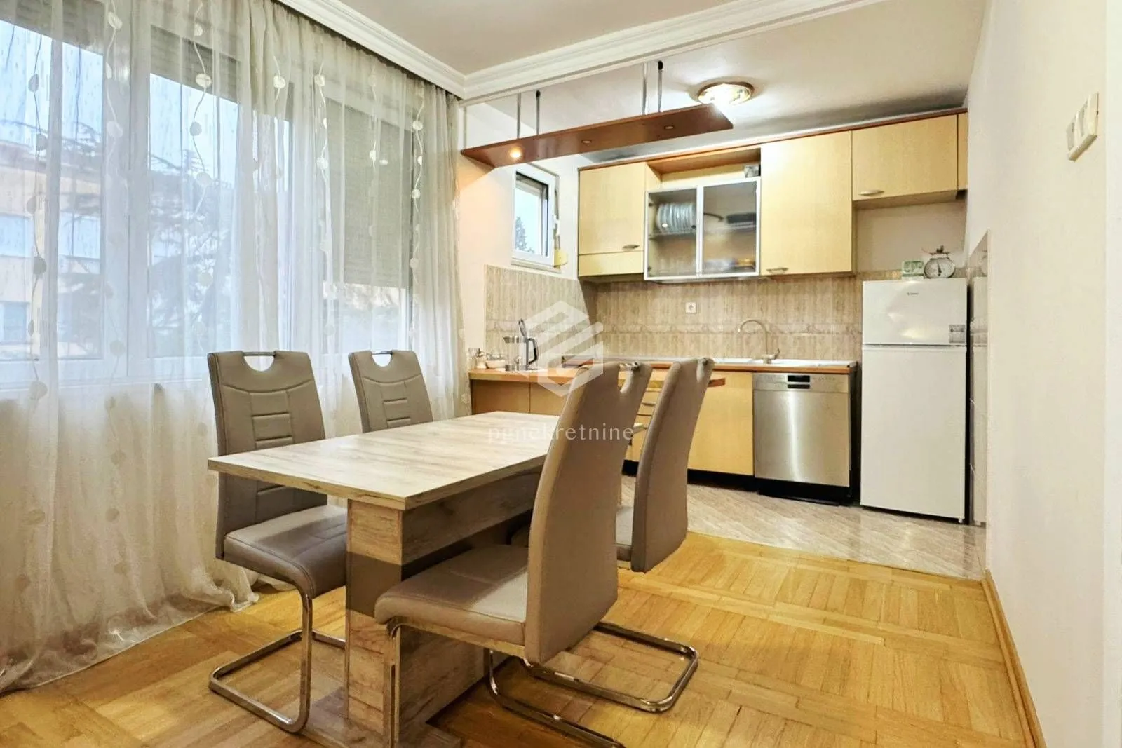 Izdavanje, jednosoban stan, 55m², Preko Morače, Podgorica