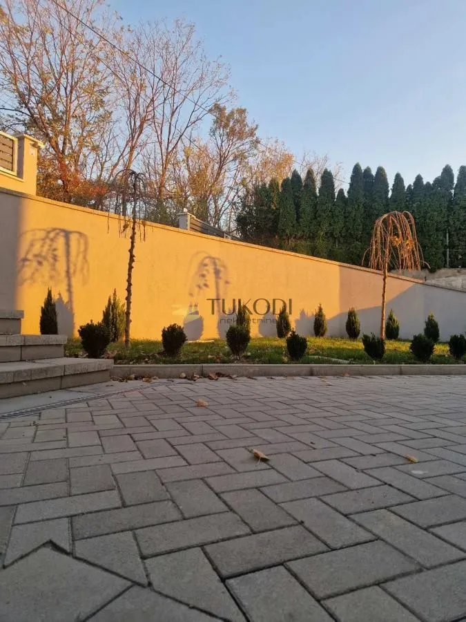 Prodaja, kuća, 550m², Sremska Kamenica, Petrovaradin