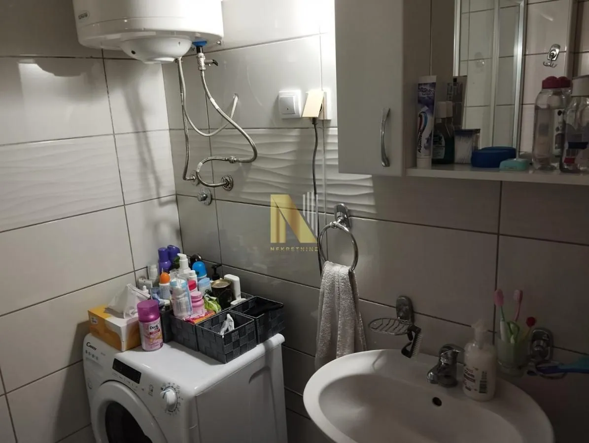 Izdavanje, dvosoban stan, 53m², Detelinara, Novi Sad Sve Podlokacije