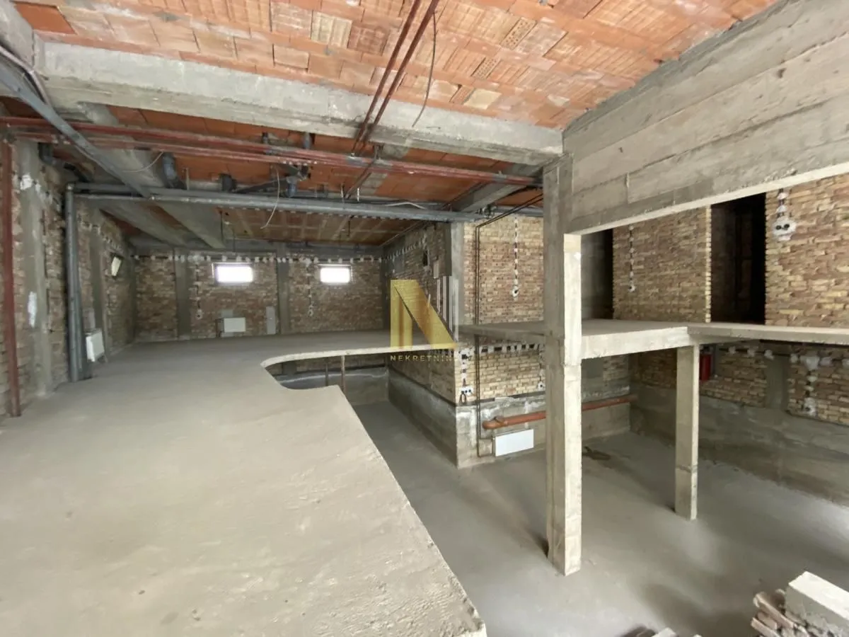 Prodaja, poslovni prostor, 148m², Podbara, Novi Sad Sve Podlokacije