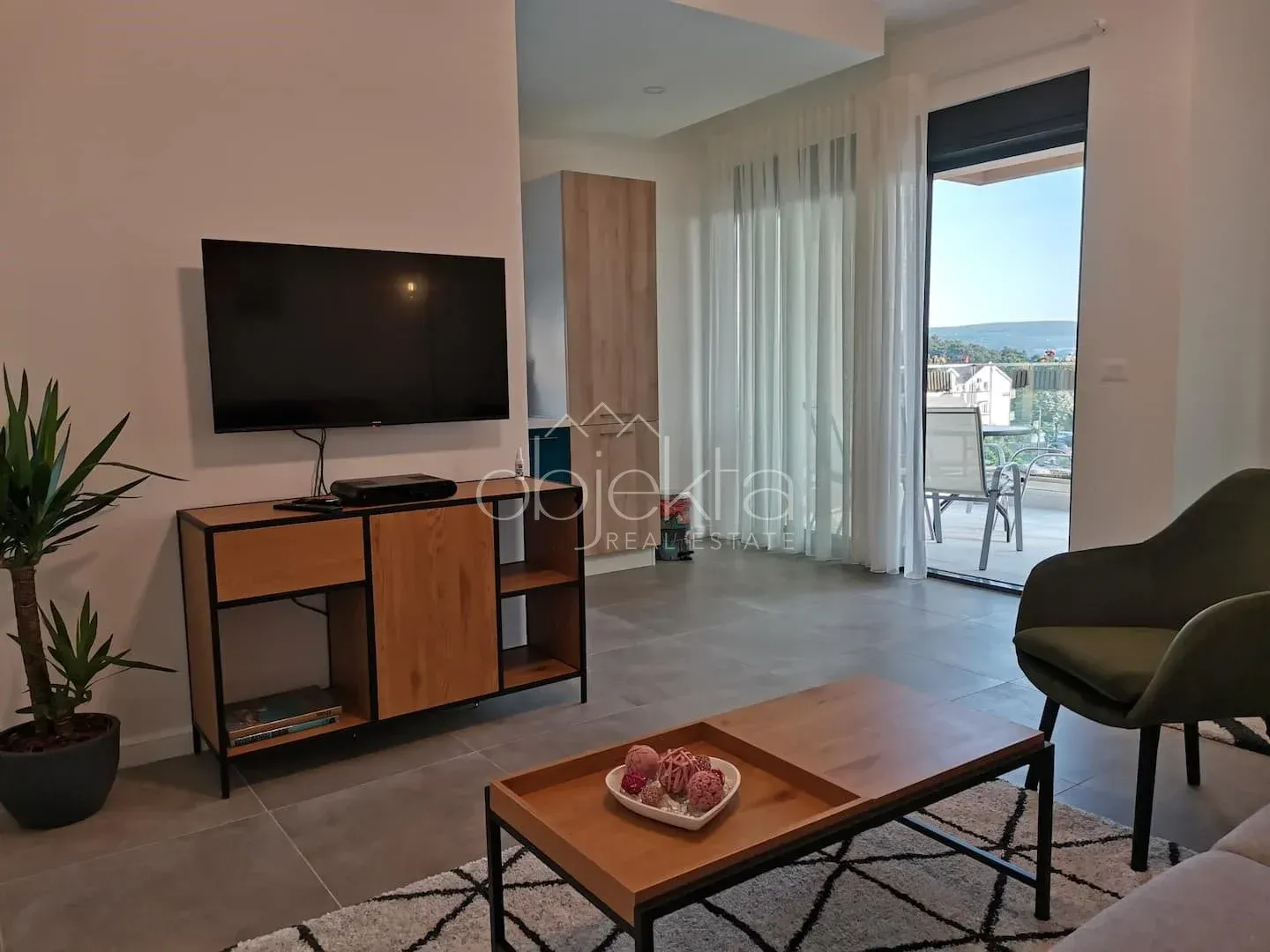 Rent, apartment, 83m², Tivat, Crna Gora