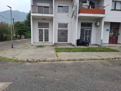 Poslovni prostor in Pažići