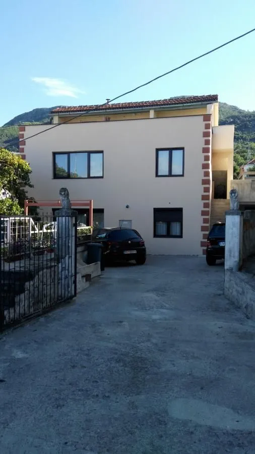 Prodaja, kuća, 375m², Kalimanj, Tivat