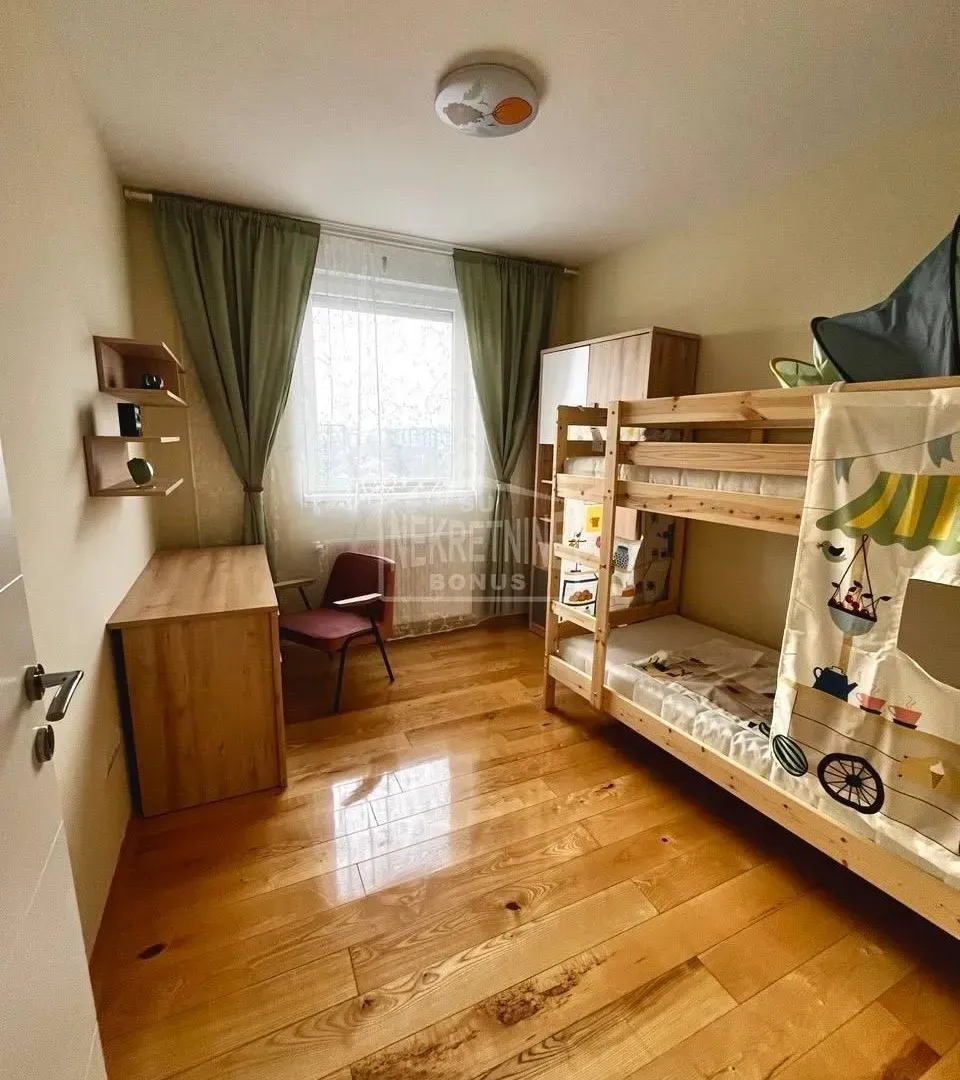 Prodaja, trosoban stan, 63m², Centar, Subotica