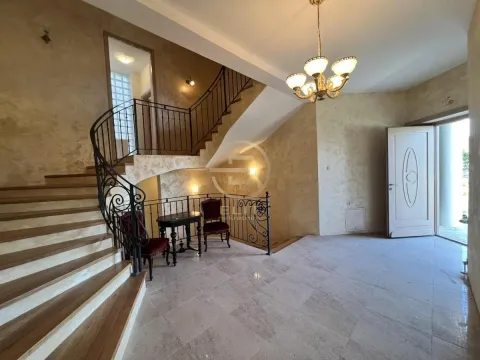 Prodaja, kuća, 158m², Sremska Kamenica, Petrovaradin - image 14