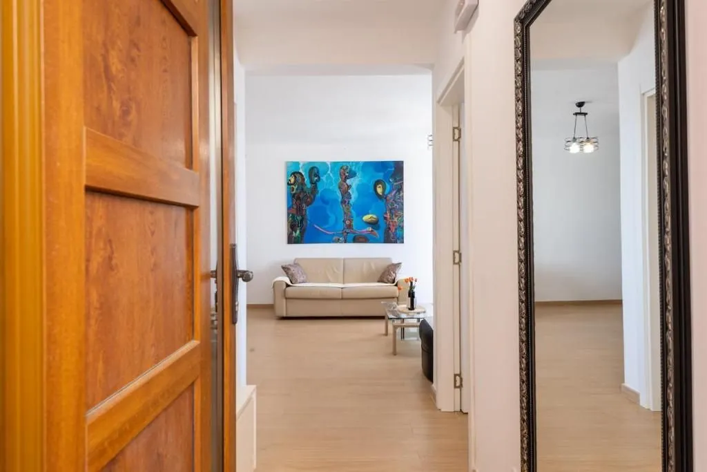 Izdavanje, jednosoban stan, 90m², Opatovo, Tivat