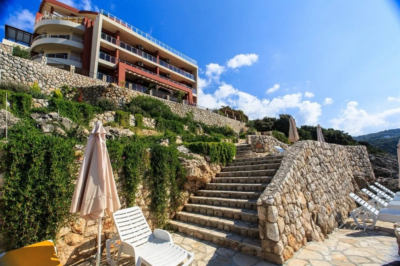 Prodaja, stan, 75m², Dobra Voda, Bar