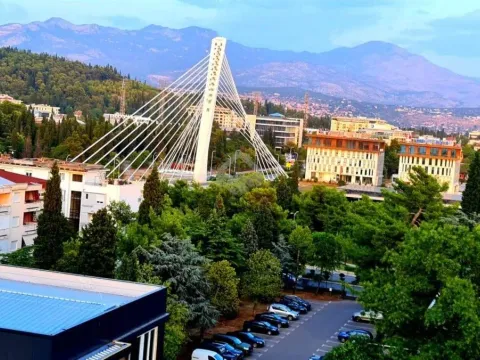 Izdavanje, jednosoban stan, 55m², Gorica C, Podgorica - image 2