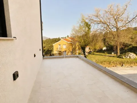 Prodaja, stan, 120m², Kotor, Crna Gora - image 3