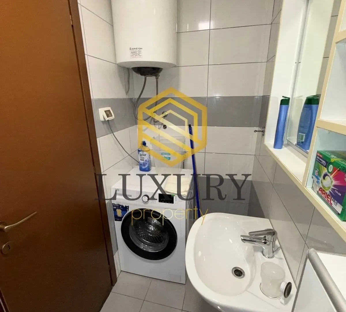 Izdavanje, dvosoban stan, 75m², City Kvart, Podgorica