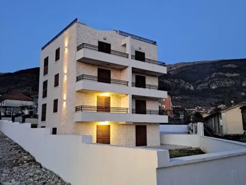Rent, one bedroom apartment, 50m², Centar, Tivat - image 17