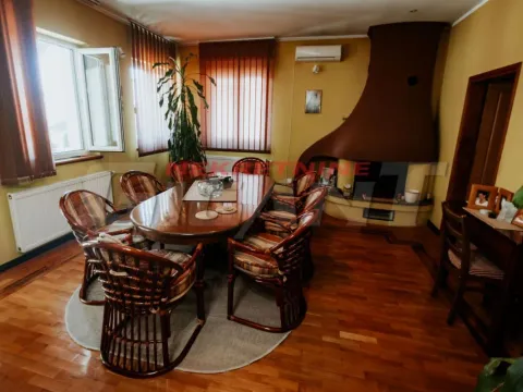 Prodaja, kuća, 242m², Arandjelovac, Srbija