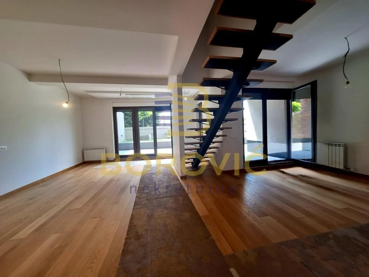 Sale, four bedroom apartment, 144m², Vračar Hram, Vračar Sve Podlokacije