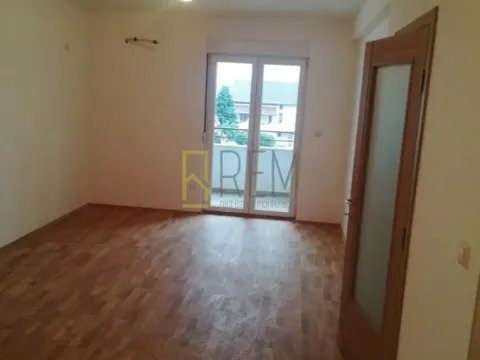 Rent, two bedroom apartment, 70m², Stari Aerodrom, Podgorica - image 6
