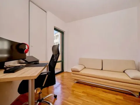 Sale, two bedroom apartment, 59m², Centar, Budva - image 10