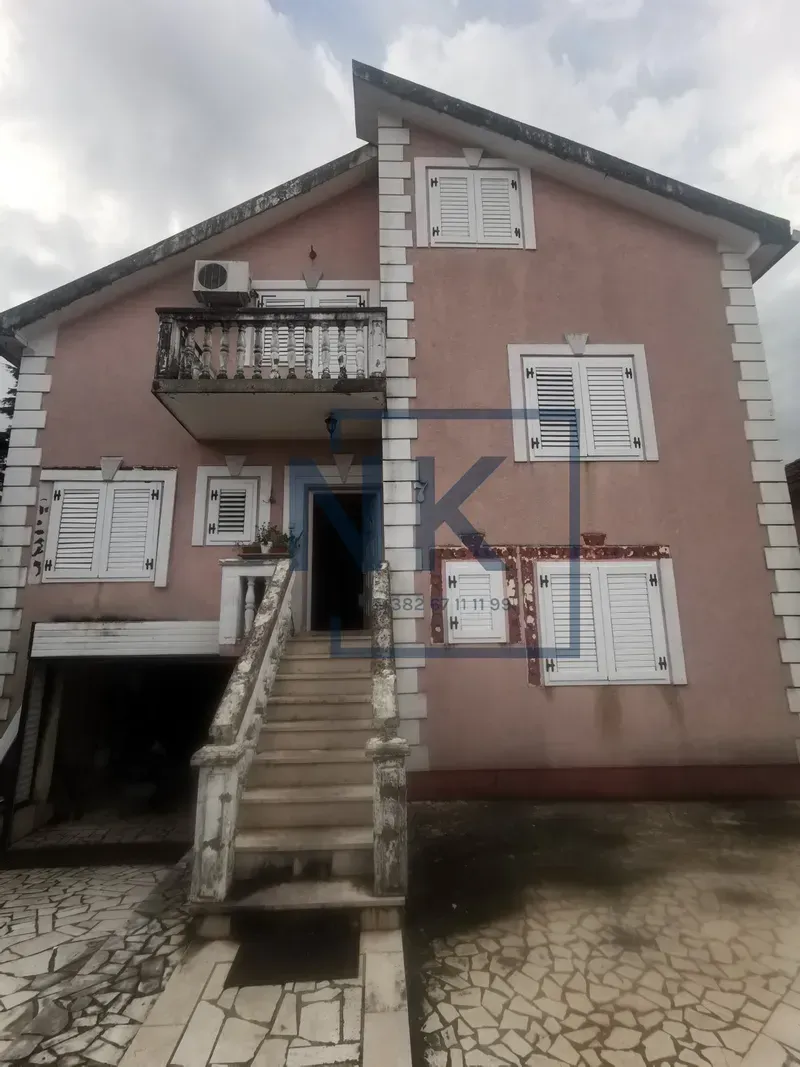 Prodaja, kuća, 335m², Gornja Gorica, Podgorica