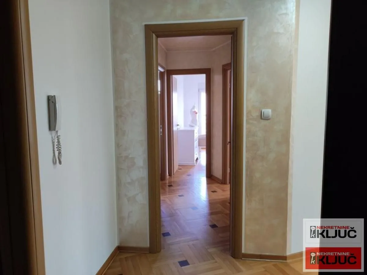 Prodaja, četvorosoban stan, 91m², Bulevar Evrope, Novi Sad Sve Podlokacije