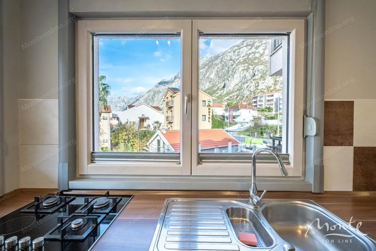 Prodaja, trosoban stan, 114m², Dobrota, Kotor