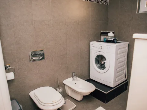 Rent, two bedroom apartment, 130m², Kotor, Crna Gora - image 20