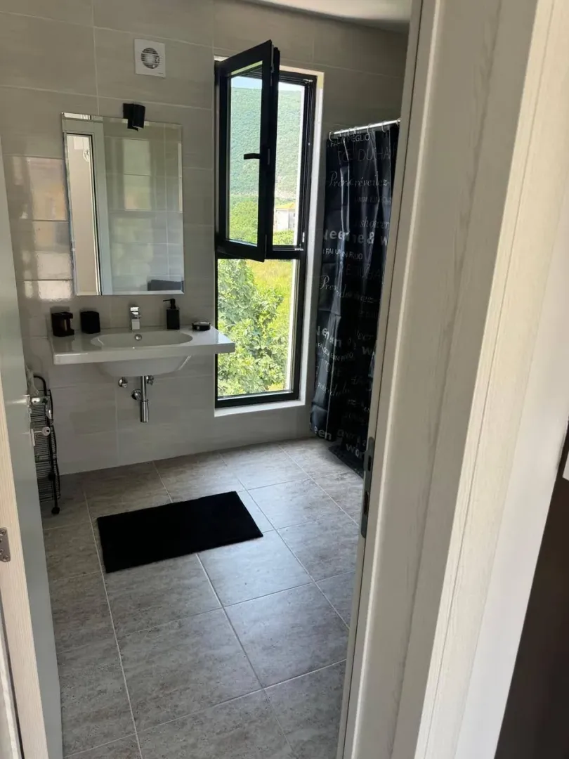 Prodaja, kuća, 165m², Lastva Grbaljska, Kotor