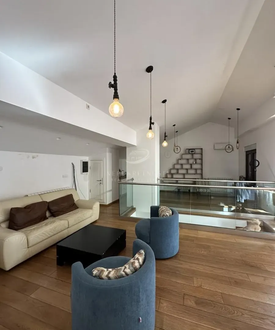 Sale, house, 300m², Lekino Brdo, Voždovac Sve Podlokacije