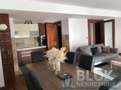 Izdavanje, trosoban stan, 140m², Preko Morače, Podgorica - image 5