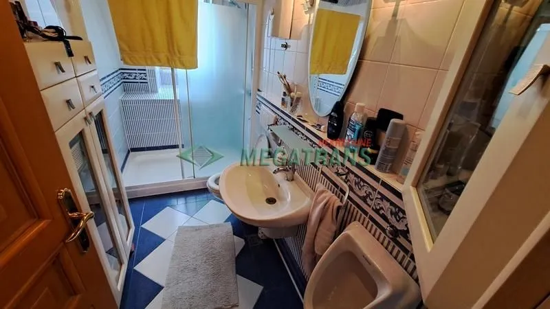 Izdavanje, stan, 260m², Centar, Novi Sad