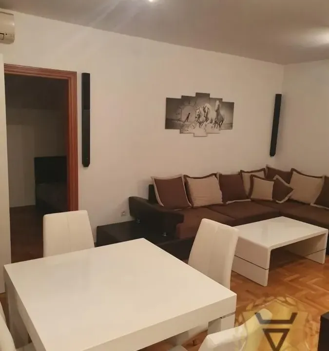 Rent, two bedroom apartment, 42m², Vračar Sve Podlokacije, Beograd