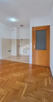 Prodaja, jednosoban stan, 36m², Stari Aerodrom, Podgorica - image 4