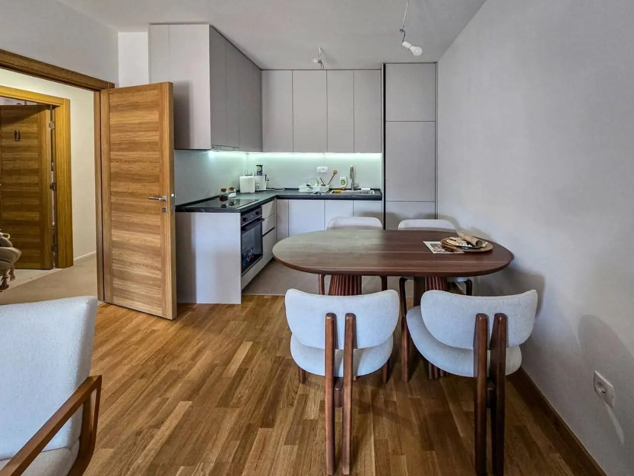 Prodaja, jednosoban stan, 42m², Tološi, Podgorica