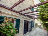 Izdavanje, kuća, 350m², Kostanjica, Kotor - image 3