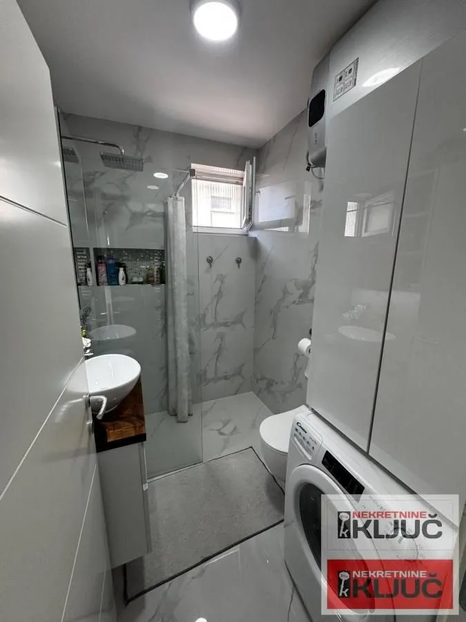 Prodaja, dvosoban stan, 57m², Lipov gaj, Novi Sad Sve Podlokacije