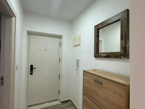 Rent, one bedroom apartment, 42m², Centar, Tivat - image 6