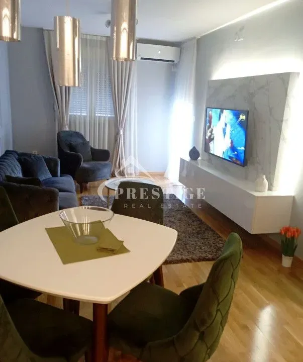 Izdavanje, jednosoban stan, 45m², City Kej, Podgorica