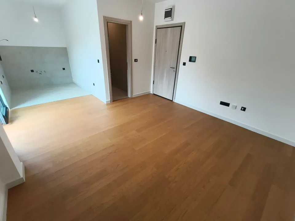 Prodaja, garsonjera, 30m², Blok 9, Podgorica