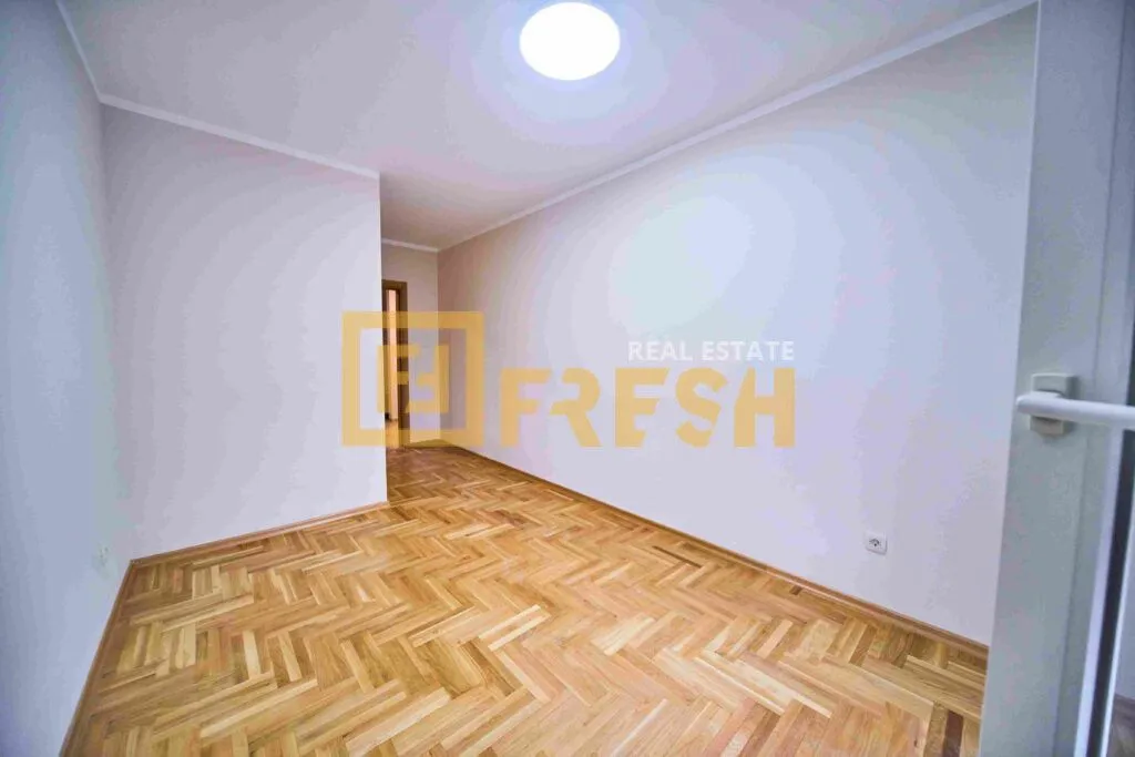 Prodaja, trosoban stan, 112m², Stari Aerodrom, Podgorica